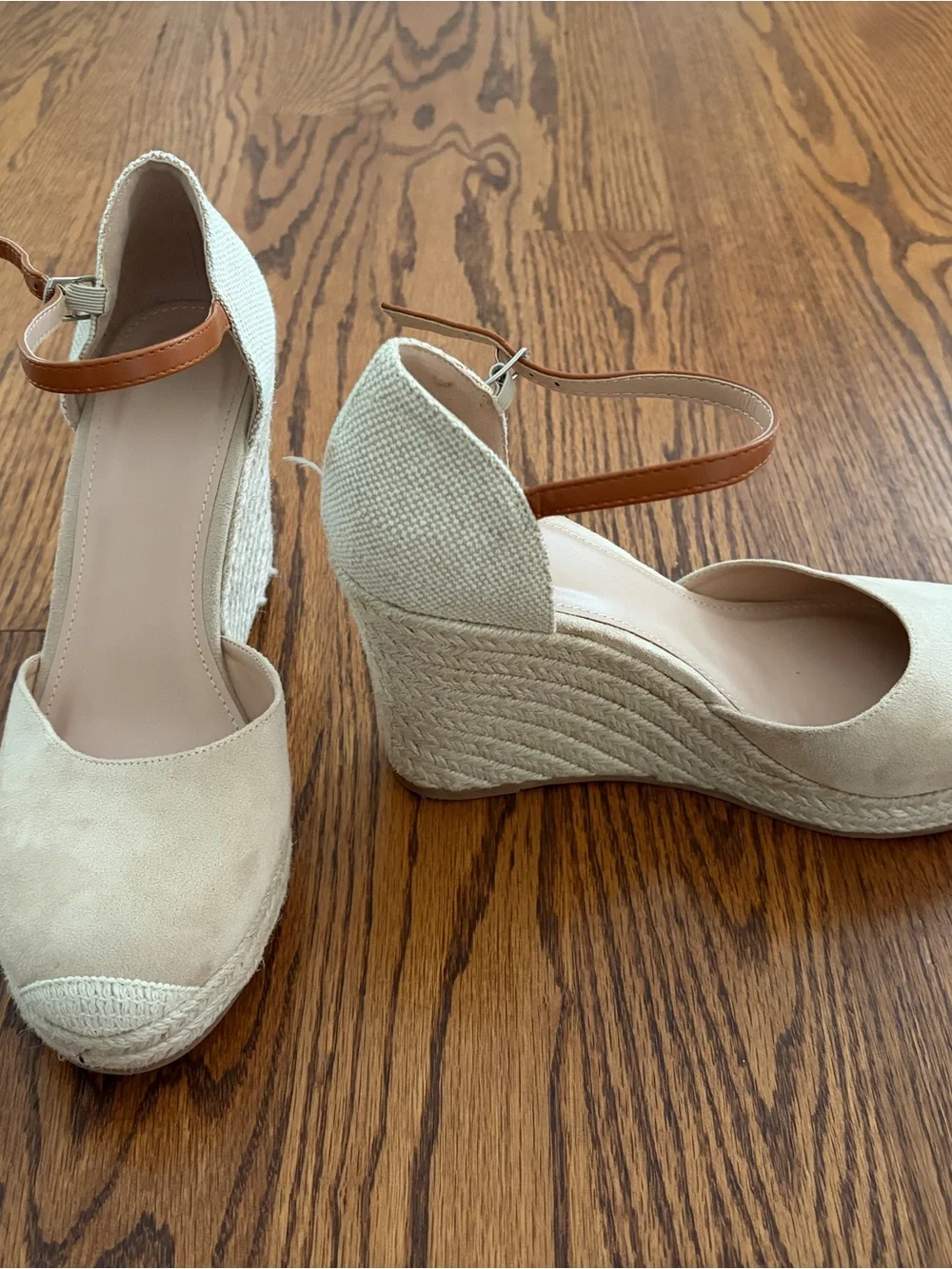 Women's sz 9 Cream Espadrille Wedge Sandals with Tan Ankle Strap. Brand new